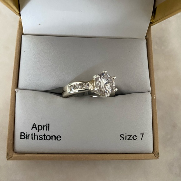 April birthstone ring. - Picture 5 of 6
